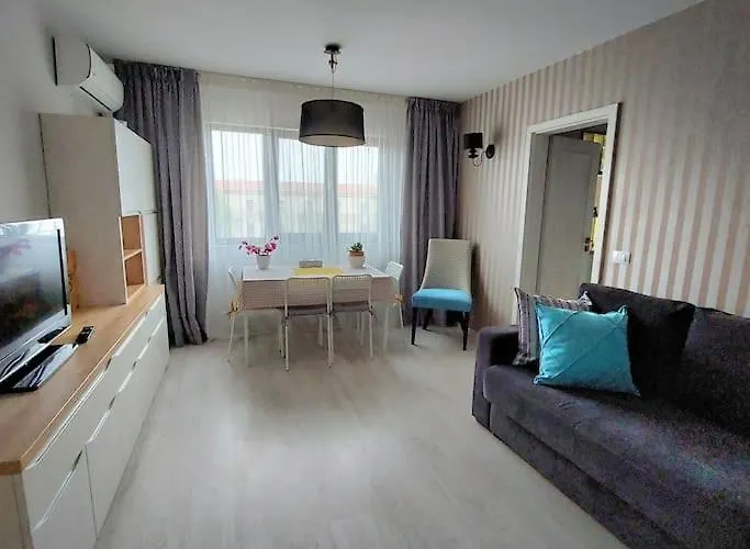 Family- Constanta, La Intrare In Mamaia アパート コンスタンツァ